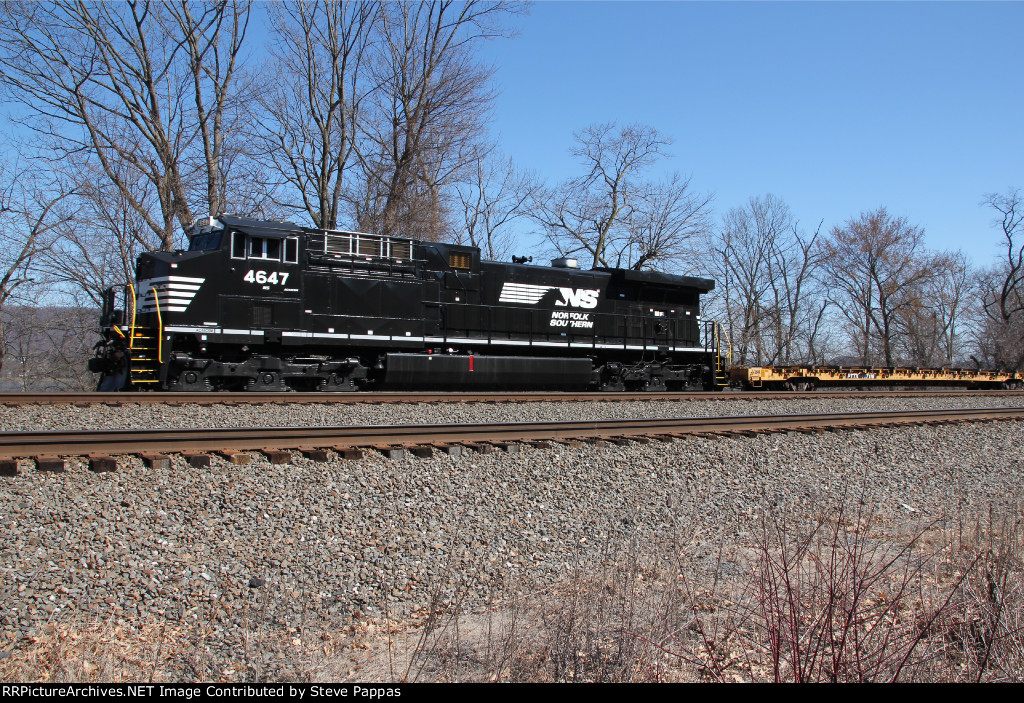 NS 4647 as a rear DPU on train 12G